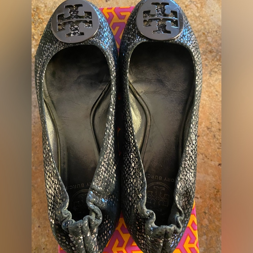 tory burch • reva plated snake print ballet flats